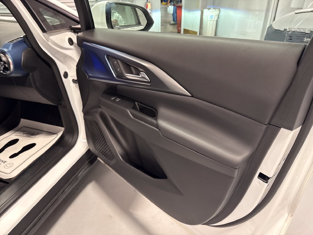Used 2024 Chevrolet Equinox EV LT FWD image 36