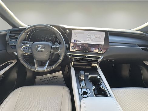 Used 2024 Lexus RX 350 Premium w/ Convenience Package image 9