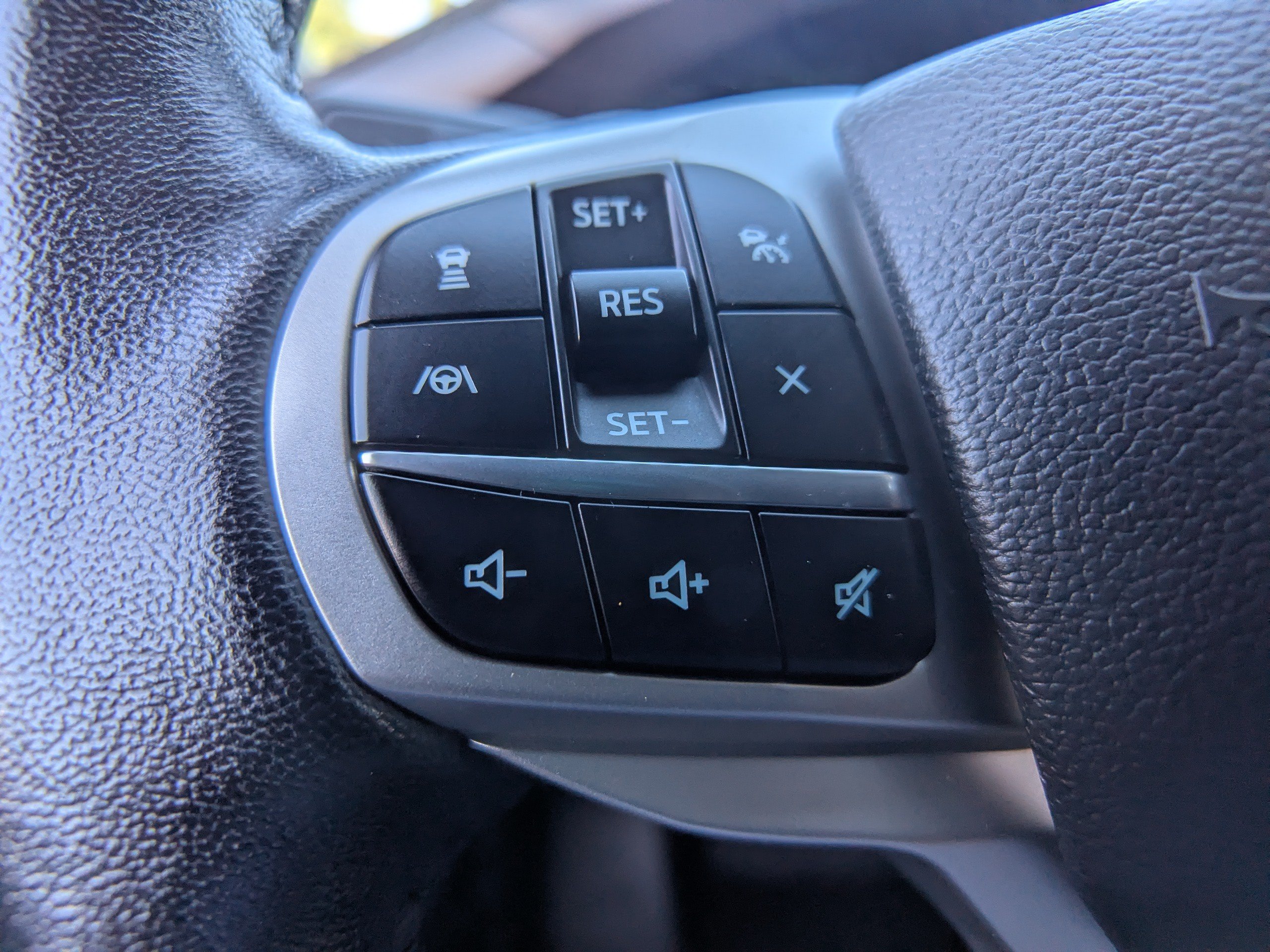 Used 2023 Ford Explorer XLT w/ Equipment Group 202A AWD/4WD image 27