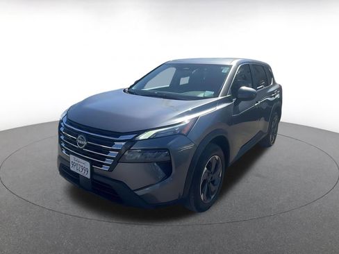 Used 2025 Nissan Rogue SV image 7