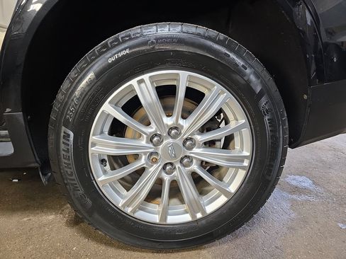 Used 2018 Cadillac XT5 AWD image 33