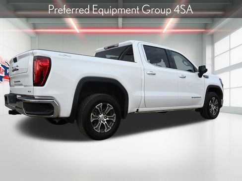 Used 2024 GMC Sierra 1500 SLT image 3