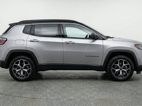 Used 2025 Jeep Compass Limited AWD/4WD image 11