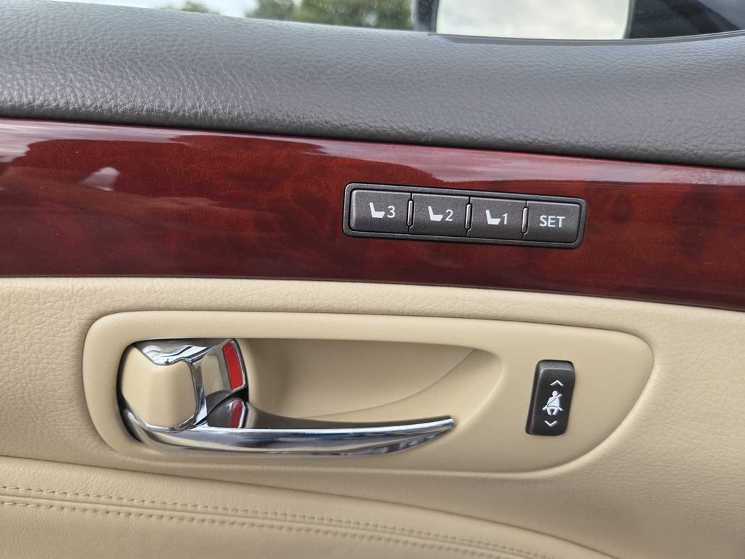 Used 2008 Lexus LS 460 RWD image 15