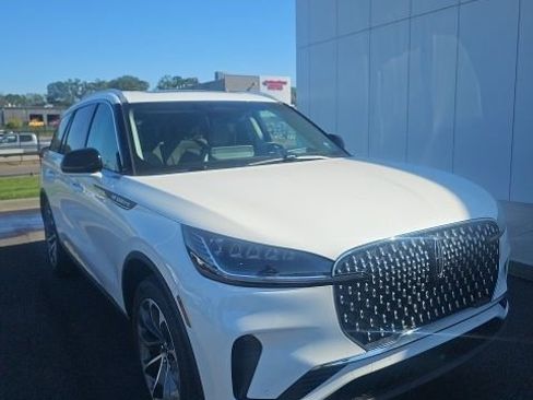 Used 2025 Lincoln Aviator AWD w/ Equipment Group 101A image 4