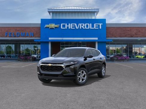 New 2026 Chevrolet Trax LS w/ LS Convenience Package FWD image 8