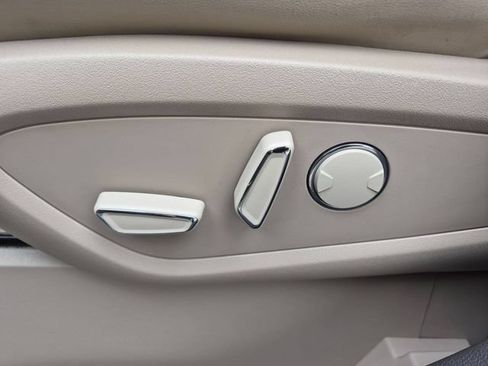 Used 2022 Lincoln Nautilus Reserve AWD/4WD image 14