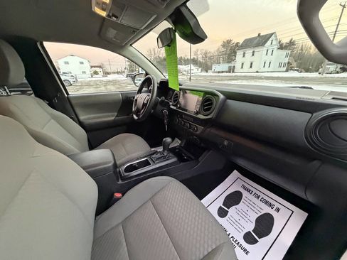 Used 2021 Toyota Tacoma SR5 image 11