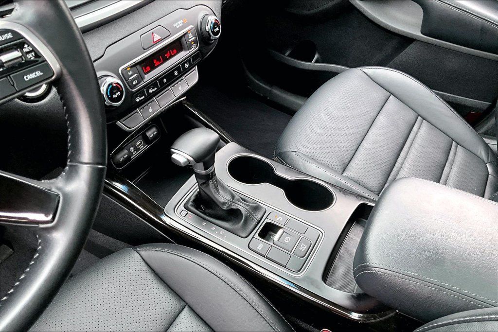 Used 2020 Kia Sorento EX FWD image 13