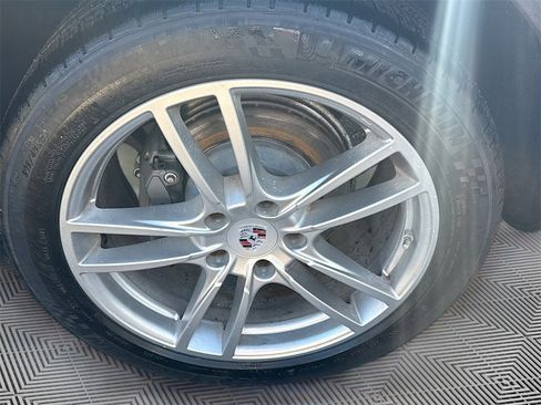 Used 2019 Porsche Cayenne S w/ Premium Plus Package image 34