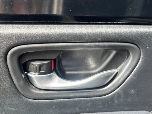 Used 2025 Honda Pilot Sport image 9