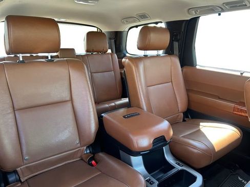 Certified 2020 Toyota Sequoia Platinum AWD/4WD image 18