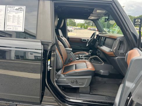 Used 2024 Ford Bronco Outer Banks AWD/4WD image 36