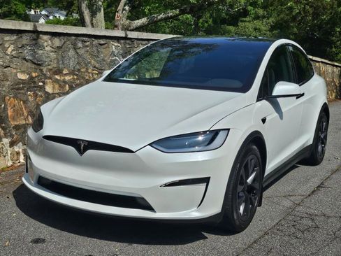 Used 2023 Tesla Model X AWD/4WD image 14