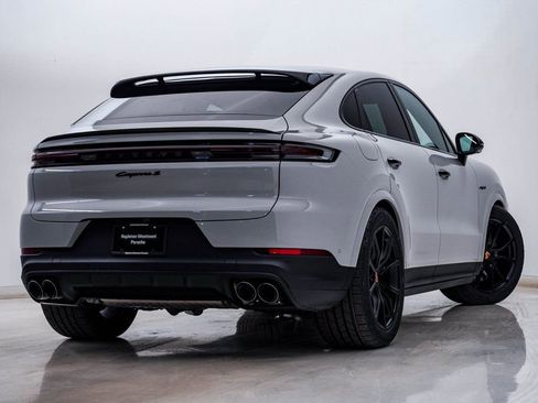 New 2026 Porsche Cayenne S image 11
