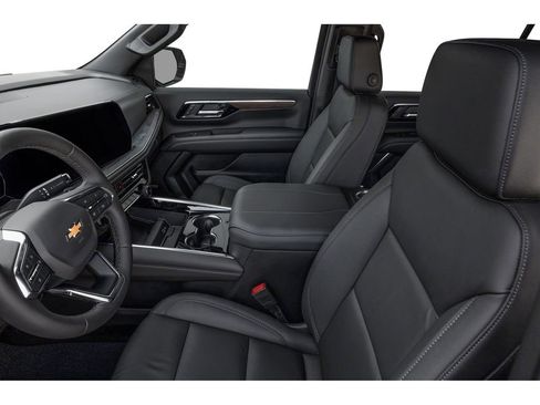 New 2026 Chevrolet Suburban LT AWD/4WD image 8