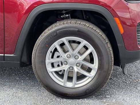 New 2025 Jeep Grand Cherokee Laredo X w/ Luxury Tech Group I image 24