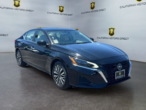 Used 2023 Nissan Altima 2.5 SV w/ SV Premium Package FWD image 7