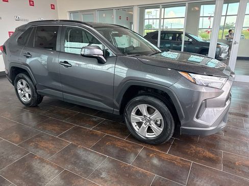 Used 2025 Toyota RAV4 XLE FWD image 8
