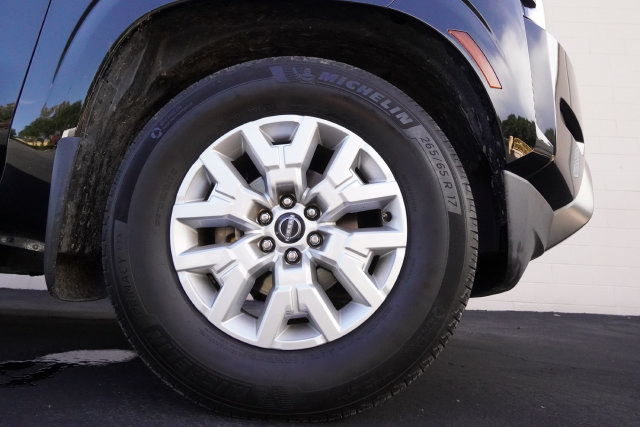 Used 2023 Nissan Frontier SV w/ SV Convenience Package RWD image 37