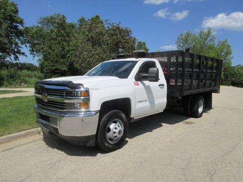 Used 2016 Chevrolet Silverado 3500 W/T image 2