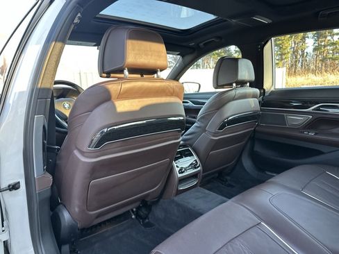 Used 2017 BMW 750i xDrive image 22