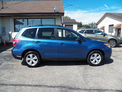 Used 2015 Subaru Forester 2.5i Premium AWD/4WD image 2