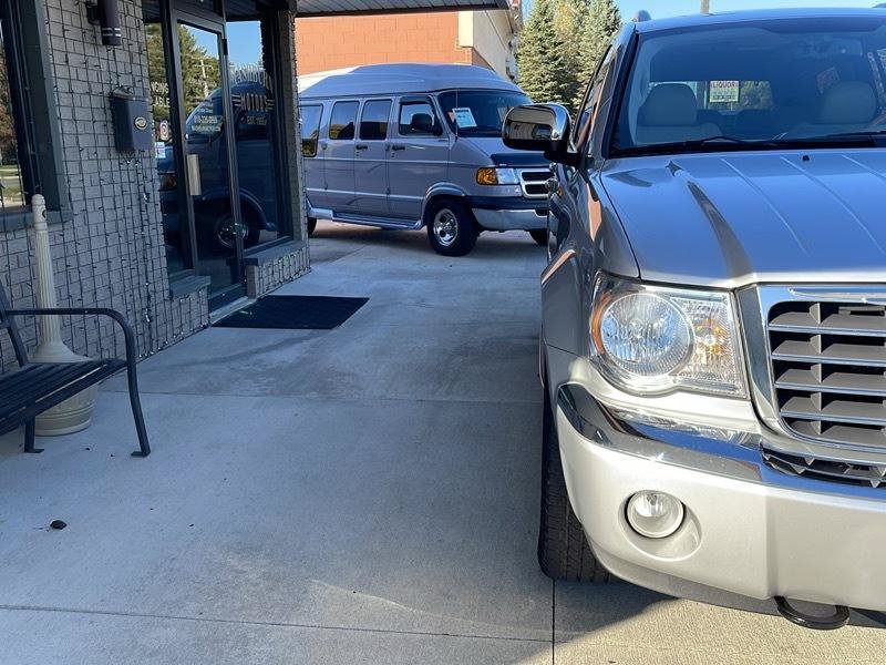 Used 2008 Chrysler Aspen Limited AWD/4WD image 6
