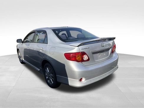 Used 2010 Toyota Corolla LE image 4