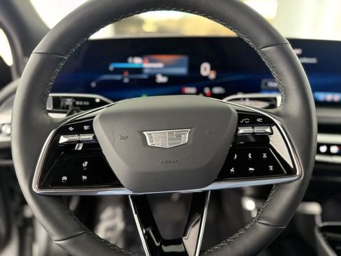 Used 2025 Cadillac Lyriq Luxury RWD image 15