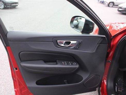 Used 2024 Volvo XC60 B5 Plus w/ Climate Package AWD/4WD image 11
