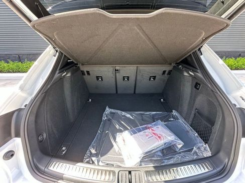 Certified 2025 Porsche Macan S image 35