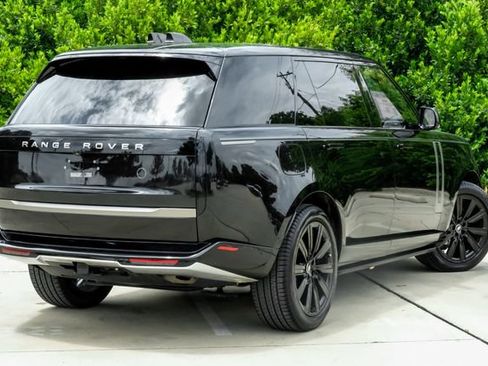 Used 2023 Land Rover Range Rover Long Wheelbase SE AWD/4WD image 13