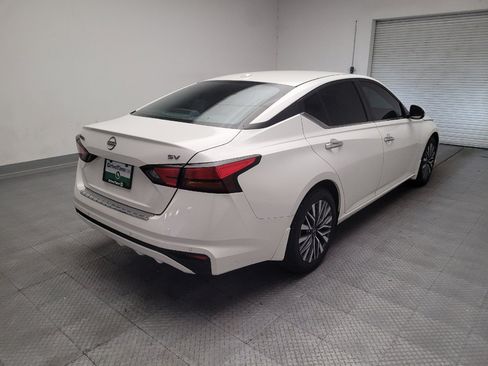 Used 2023 Nissan Altima 2.5 SV FWD image 9