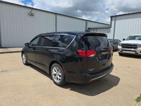 Certified 2019 Chrysler Pacifica Touring Plus w/ Tire & Wheel Group FWD image 6