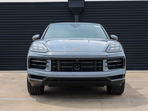 New 2025 Porsche Cayenne E-Hybrid Coupe image 10
