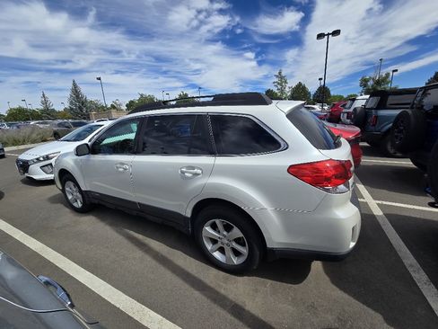 Used 2013 Subaru Outback 2.5i Premium AWD/4WD image 13