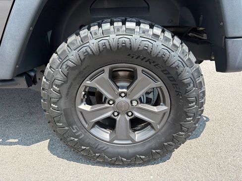 Used 2017 Jeep Wrangler Unlimited Rubicon AWD/4WD image 12