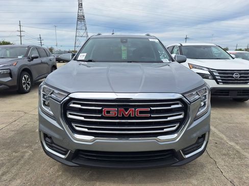 Used 2023 GMC Terrain SLT image 2