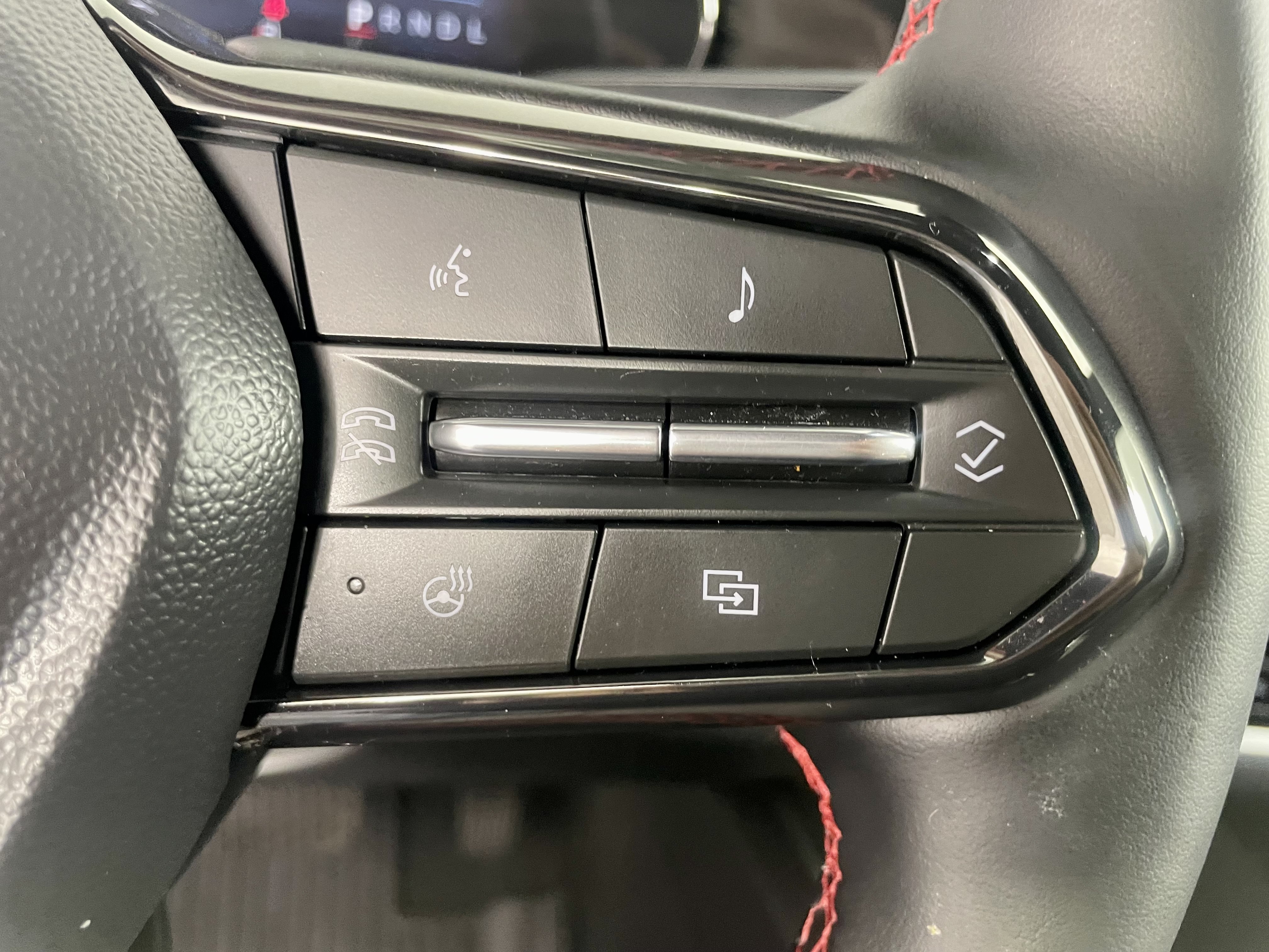 Used 2026 Chevrolet Equinox RS FWD image 16
