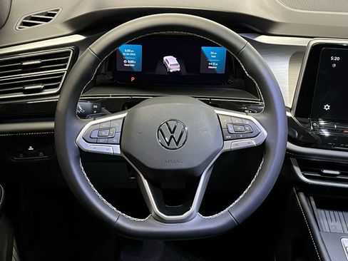 New 2026 Volkswagen Atlas Cross Sport SE image 9