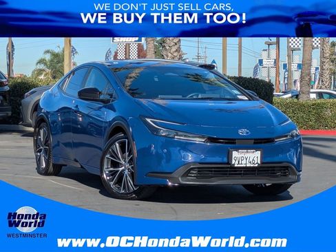 Used 2023 Toyota Prius LE image 1