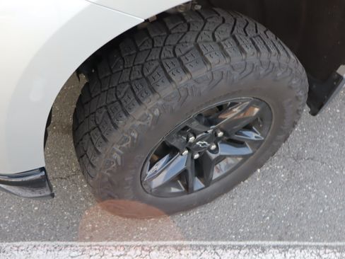 Used 2021 Chevrolet Silverado 1500 LT Trail Boss w/ Convenience Package II AWD/4WD image 39