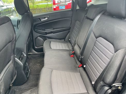 Used 2021 Ford Edge SE FWD image 10