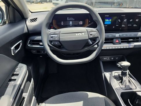 New 2026 Kia K4 FWD image 13