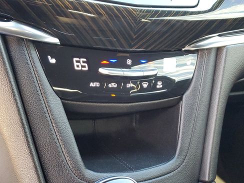 Used 2021 Cadillac XT6 Premium Luxury image 26