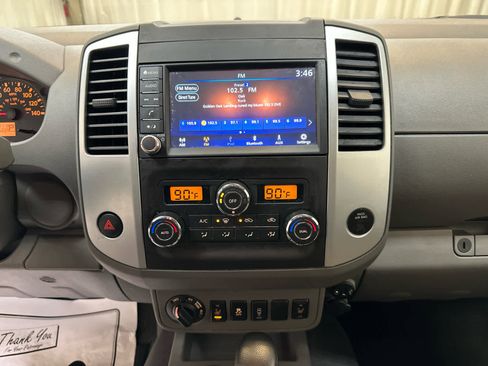 Certified 2020 Nissan Frontier SV image 5