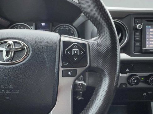 Used 2017 Toyota Tacoma SR5 image 27