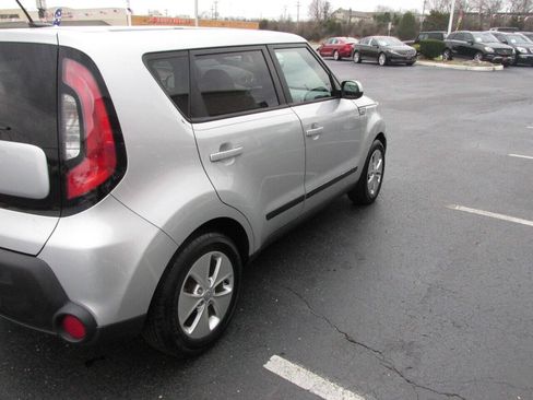 Used 2015 Kia Soul FWD image 38