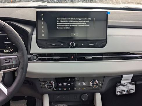 New 2026 Mitsubishi Outlander SEL image 20